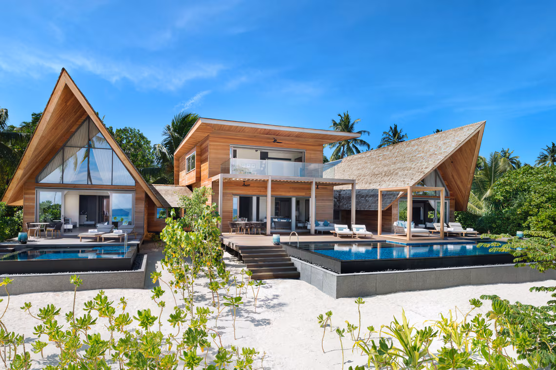 Caroline Astor Estate beachfront